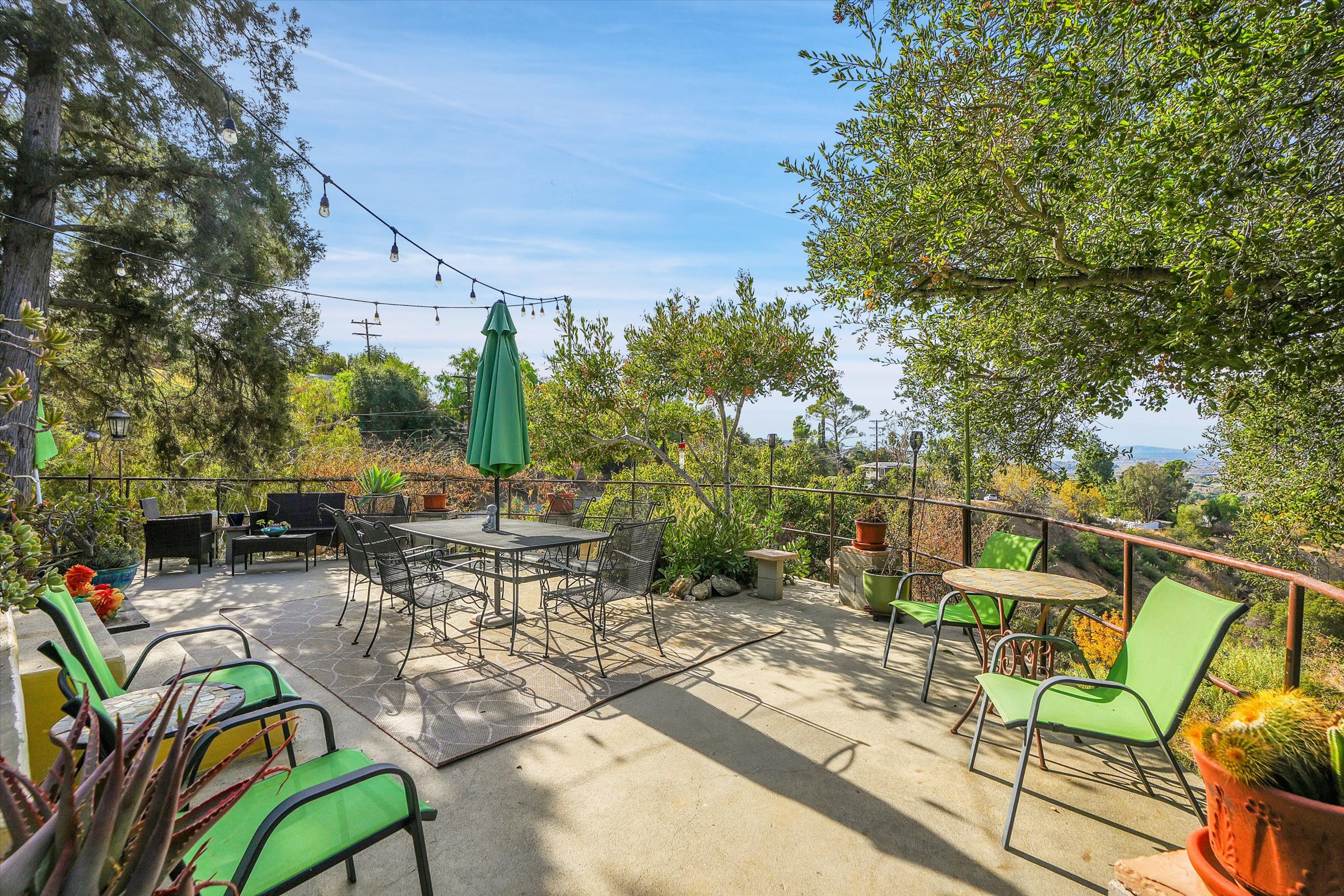 https://tujungahouse.com/wp-content/uploads/2025/02/12-11111-Tujunga-Canyon-Blvd-12.jpg