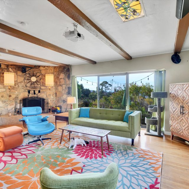 https://tujungahouse.com/wp-content/uploads/2025/02/19-11111-Tujunga-Canyon-Blvd-19-640x640.jpg