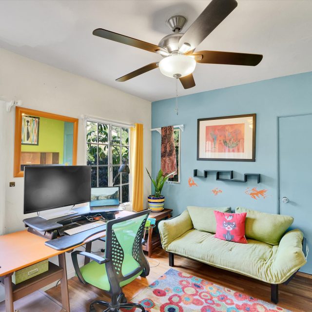 https://tujungahouse.com/wp-content/uploads/2025/02/38-11111-Tujunga-Canyon-Blvd-38-640x640.jpg