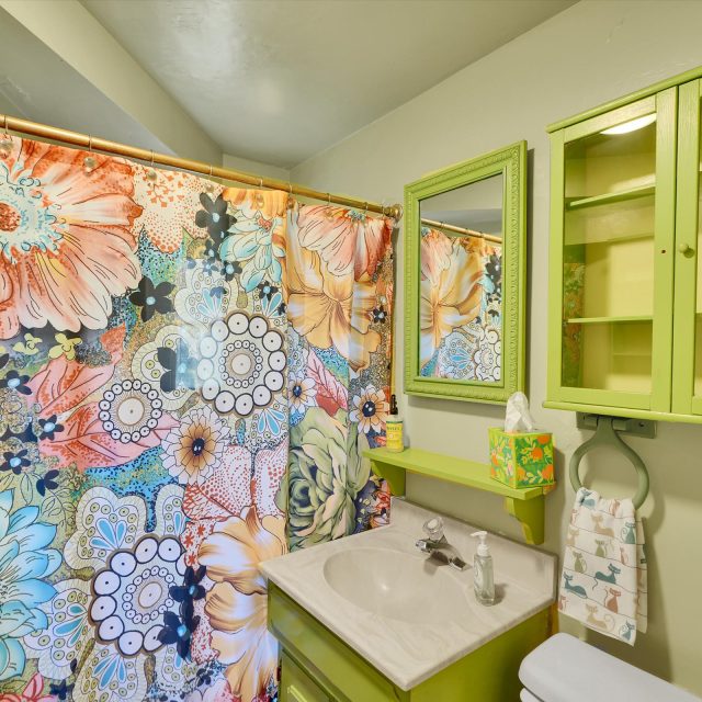 https://tujungahouse.com/wp-content/uploads/2025/02/40-11111-Tujunga-Canyon-Blvd-40-640x640.jpg